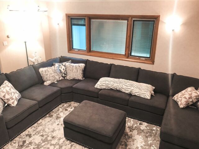 Swipe to see our project to put this room together! This is probably the best couch to get the whole family together and watch a movie on! Oh! And we have our website up and running! The link is in the bio! 
#twosisterslakehouse #sisterlakehouse #puremichigan #crystallake #vacationrental #rentalproperty #renovation #lakemichigan #frankfortmichigan #lakefrontrentals #vacasa #airbnb